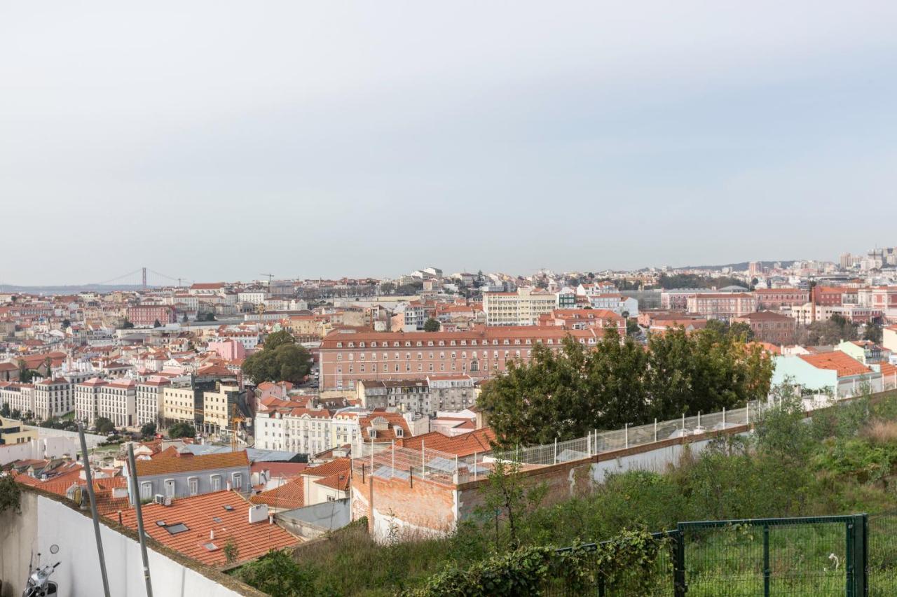 Stroll To Coffee Shops Near A Renovated Hillside Apartment In Graca Lisbon Luaran gambar