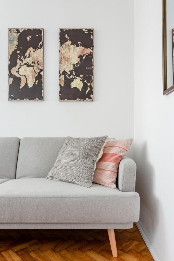 Stroll To Coffee Shops Near A Renovated Hillside Apartment In Graca Lisbon Luaran gambar