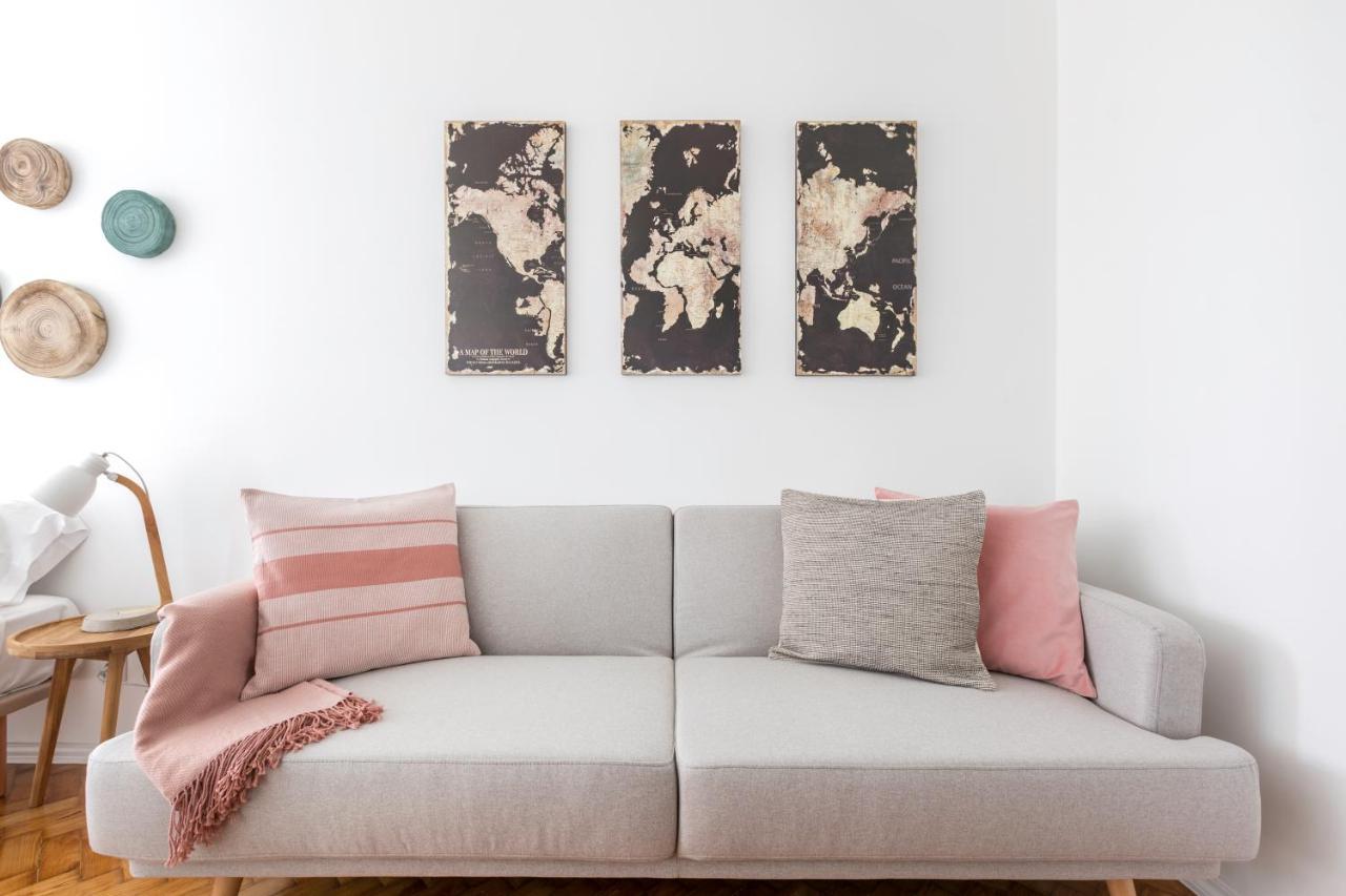 Stroll To Coffee Shops Near A Renovated Hillside Apartment In Graca Lisbon Luaran gambar