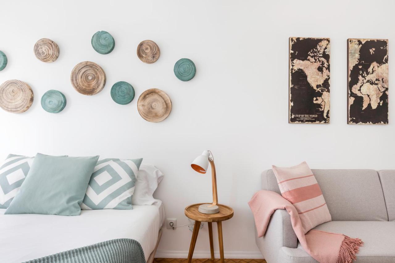 Stroll To Coffee Shops Near A Renovated Hillside Apartment In Graca Lisbon Luaran gambar